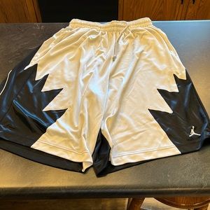 Air Jordan Nike Basketball Shorts size XL